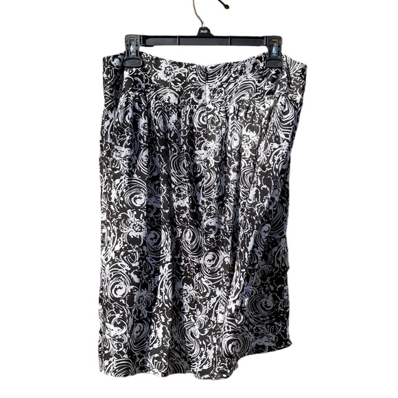 Peter Nygard Floral Skirt Size 10 - Picture 5 of 9